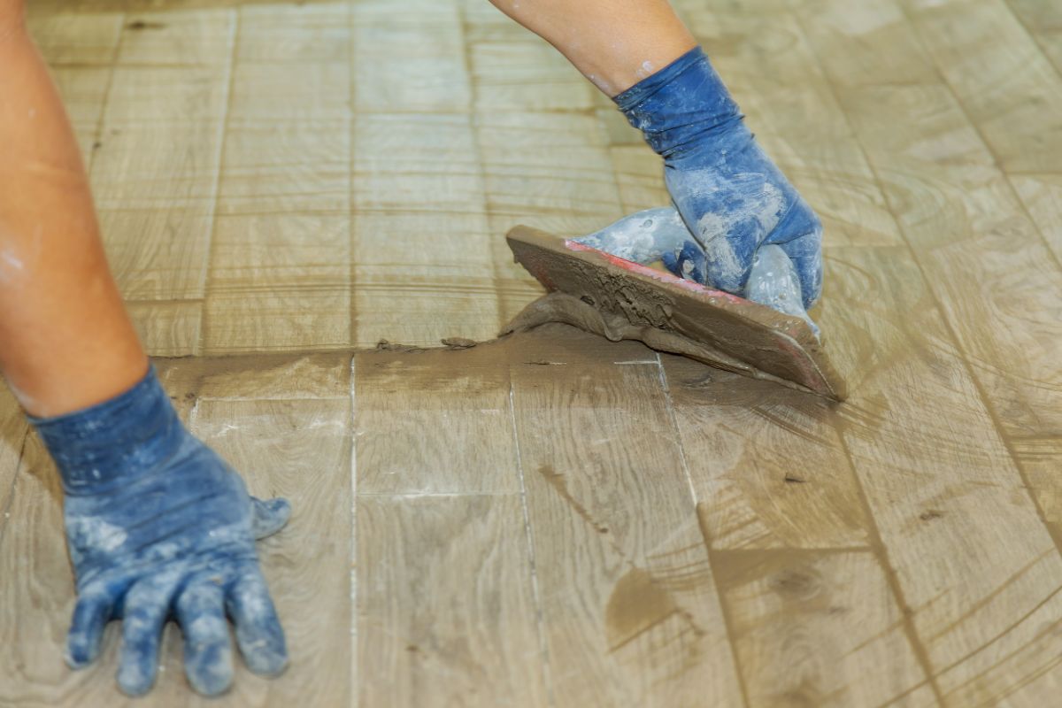 What is the difference between grout vs tile adhesive?